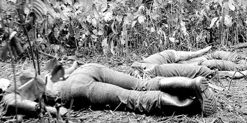 Hallan manual militar de acoso a comunidades de paz