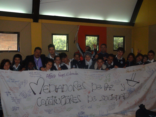 Jóvenes del Distrito culminan ciclo de “Estrategia de Generación de Paz 2013”