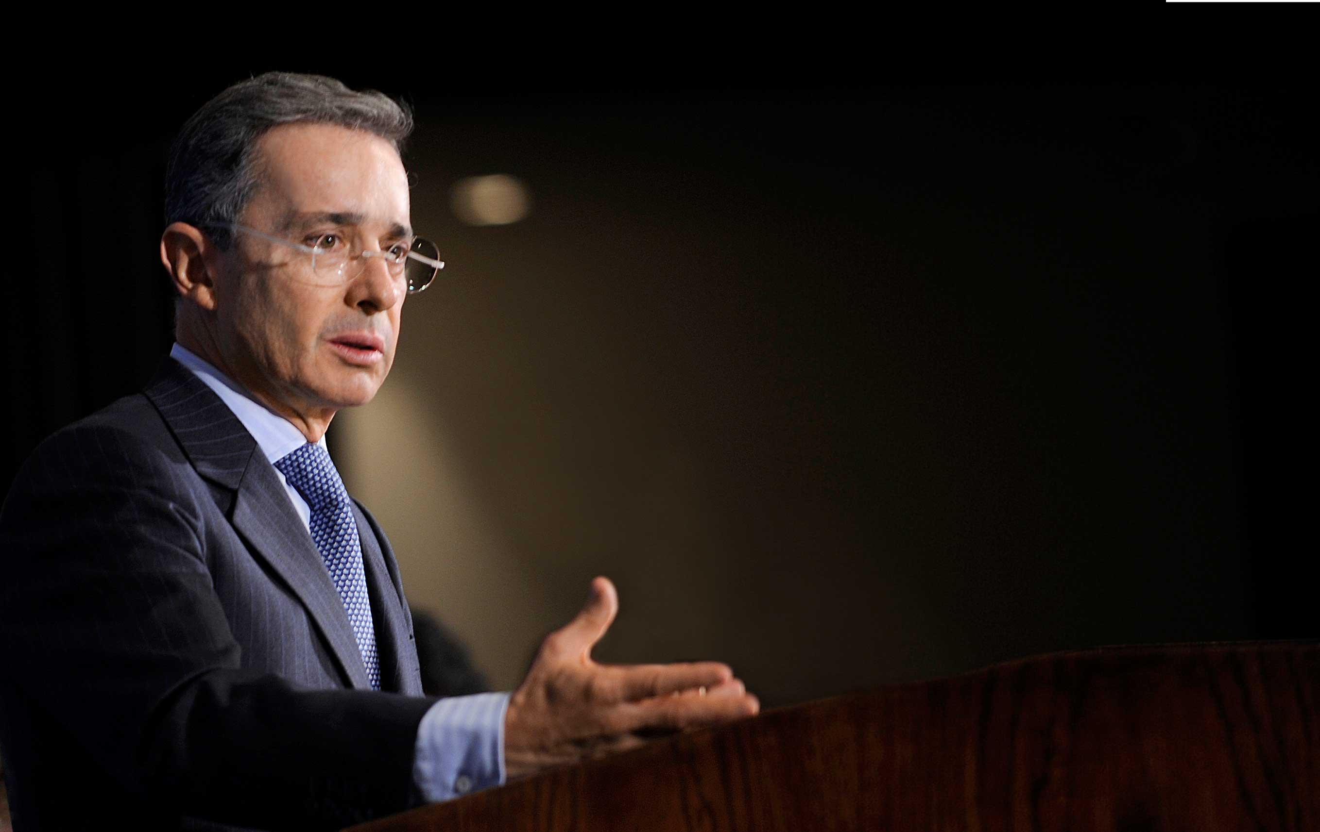 Crímenes contra la humanidad en Colombia: Elementos para implicar a Uribe Vélez ante la justicia universal y la Corte Penal Internacional