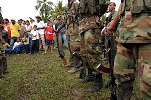 300-desmovil Por lo menos 161 desmovilizados cumplen ocho años de cárcel en 2014.
