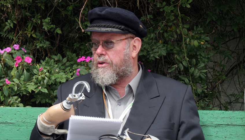 Perdonar es como desatar un nudo: Michael Lapsley