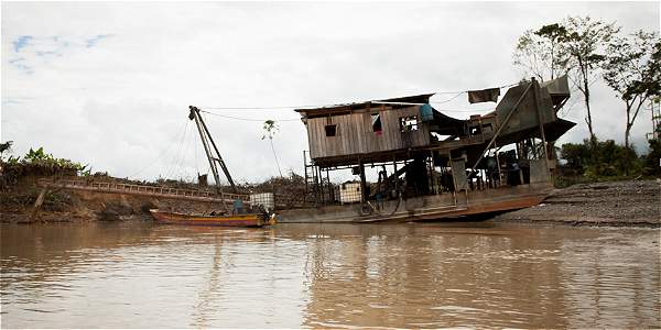 Indígenas del Chocó recuperan 50.000 hectáreas que tenían mineras