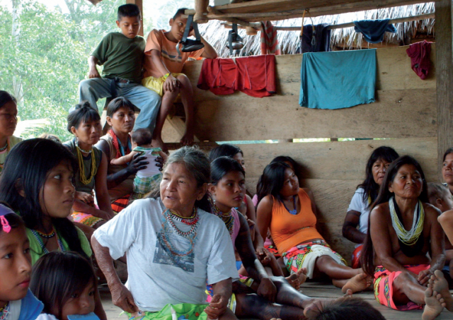 Foto tomada del Resumen Ejecutivo/ Pueblo Wounaan de la comunidad Join Phubuur, cuenca del río Cacarica, Riosucio (Chocó)