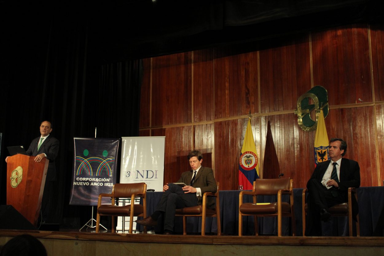 Compromisos para la futura Alcaldía Distrital de Bogotá en reparación de víctimas y posconflicto