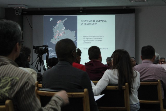 Foto: CNAI/ Foro, Bogotá ¿Hacia dónde vamos? en la Universidad Nacional, Auditorio anexo al León de Greiff/ 15 de marzo de 2016