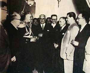 Foto: revista Credencial Historia, edición 197/ Cóctel ofrecido en el Palacio por el presidente Rojas a los miembros de la Asamblea Nacional Constituyente/ 13 de Junio