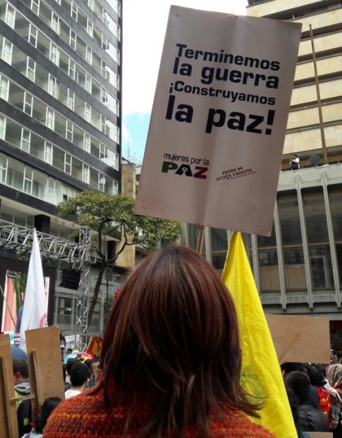 Foto: Germán Moreno Coordinador de Comunicaciones en Proyecto Capacidades para la Paz Territorial/ Concentración en la Jiménez con 7º el 23 de junio de 2016