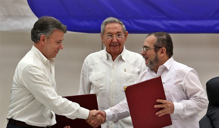 Gobierno y Farc anuncian protocolos para cese bilateral al fuego y dejación de armas