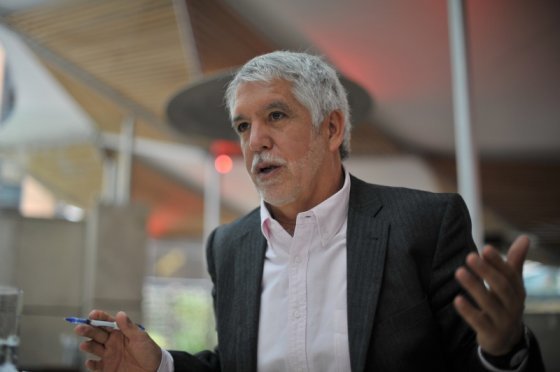 Fiscalía abre investigación contra Enrique Peñalosa por venta de la ETB