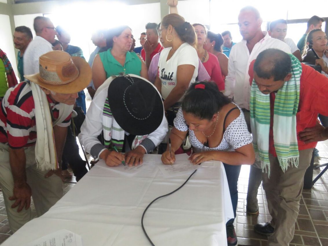 En Uribe, Meta se firmó el Pacto político por la reconciliación y la construcción de paz