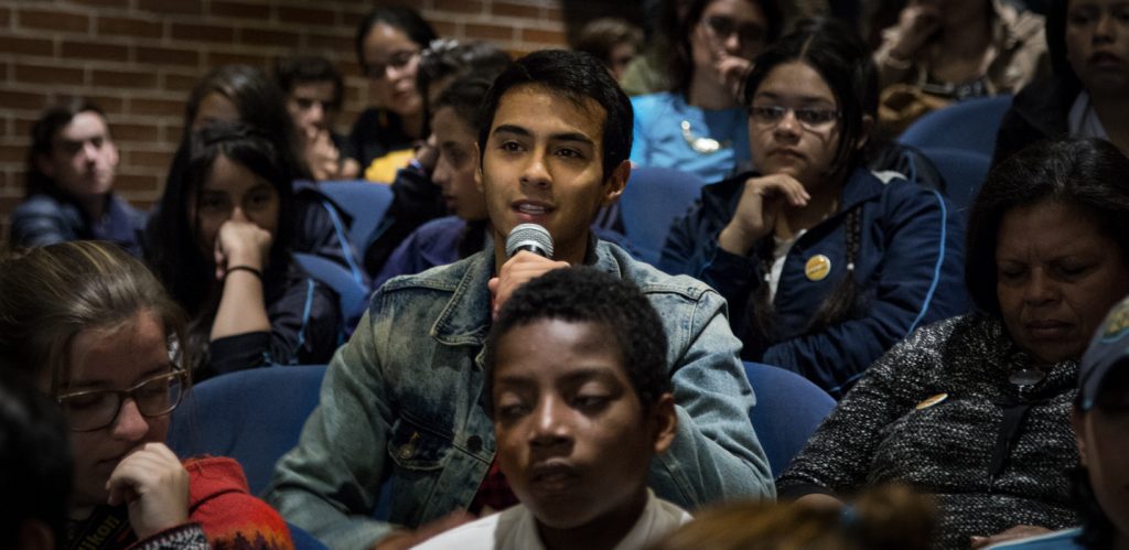 Los jóvenes quieren saber más sobre la paz y tienen estas preguntas