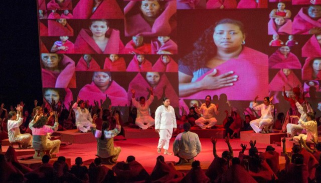 Foto: Unidad para las Víctimas. El año pasado, la conmemoración del Día de las Víctimas se hizo con una presentación de Inxilio, obra de danza moderna del Colegio del Cuerpo.